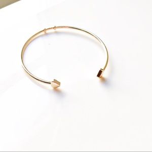 GOLD CUFF HEART BRACELET